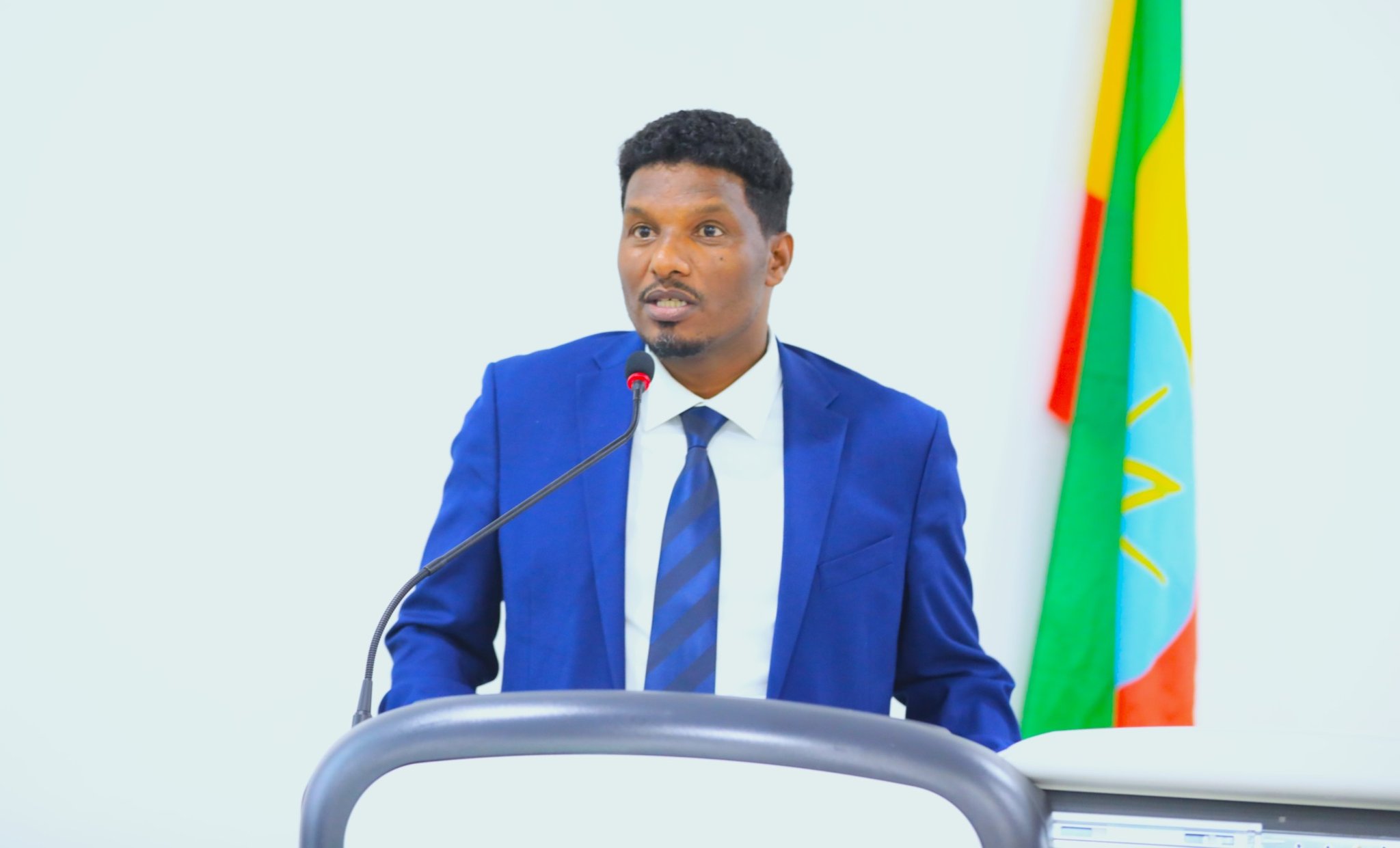 በቴክኖሎጂው ዘርፍ ላይ እየተሰሩ ያሉ ስራዎችን ለማህበረሰቡ በማሳወቅ የዜጎችን ተሳትፎና ተጠቃሚነት ማረጋገጥ እንደሚገባ ዶ/ር ባይሳ በዳዳ ገለፁ፡፡