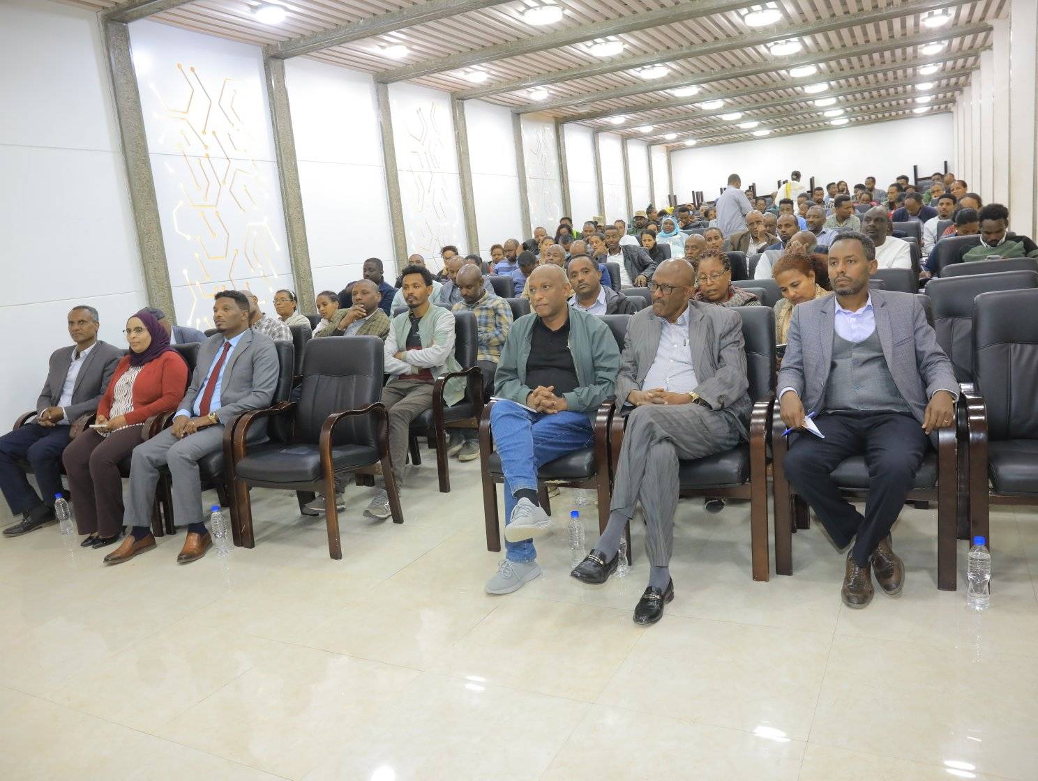 የኢኖቬሽንና ቴክኖሎጂ ሚኒስቴር ከፍተኛ አመራሮችና ሰራተኞች 19ኛው የኢትዮጵያ ብሔሮች፣ ብሔረሰቦች እና ሕዝቦች ቀን በዓል አከበሩ።
