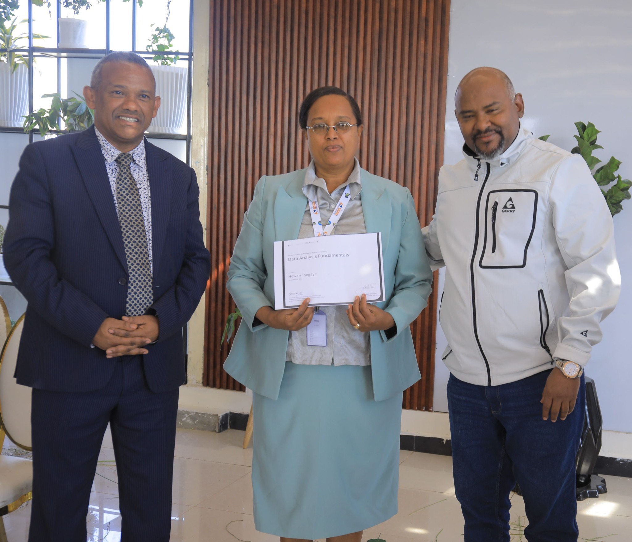 ከ100 በላይ የኢንስቲትዩቱ ሰራተኞች የአምስት ሚሊዮን ኢትዮ ኮደርስ ስልጠናን ወስደዋል።