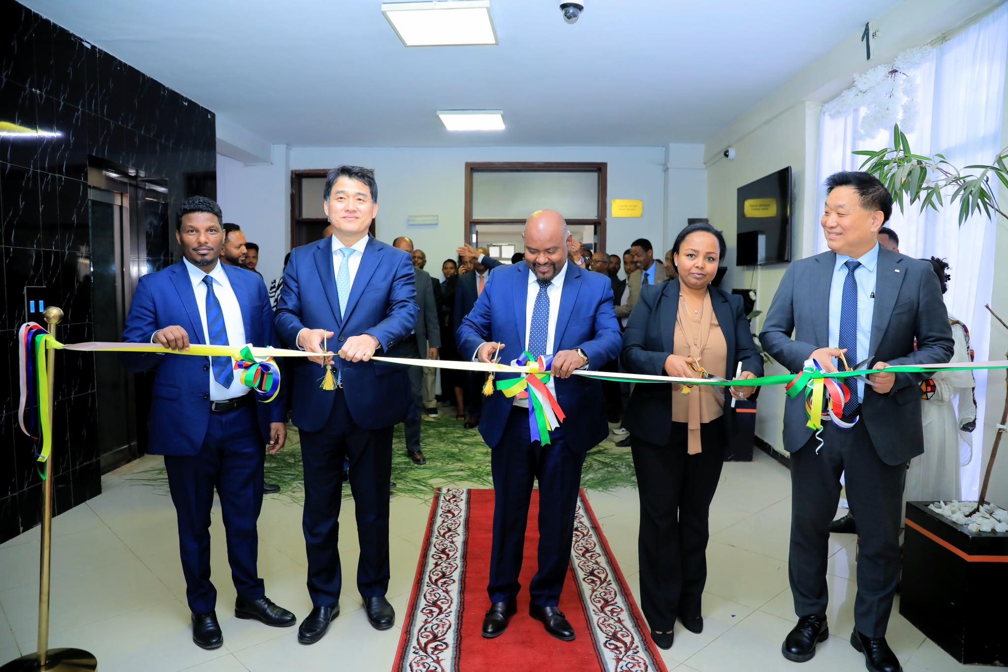 በኢትዮጵያና በደቡብ ኮሪያ ትብብር የተገነባው ዘመናዊ የኢንፎርሜሽን ተደራሽነት ማዕከል (IAC) ተመረቀ፡፡