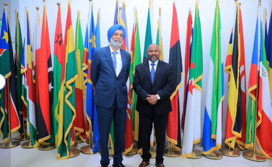 የኢኖቬሽንና ቴክኖሎጂ ሚኒስትር ዶ/ር በለጠ ሞላ ከተባበሩት መንግስታት ድርጅት ረዳት ዋና ጸሀፊ እና የዲጂታልና ኢመርጂንግ ቴክኖሎጂ ልዩ ልዑክ ከሆኑት ዶ/ር አማንዲፕ ሲንግ ጊል (Dr. Amandeep Singh Gill) ጋር ተወያዩ