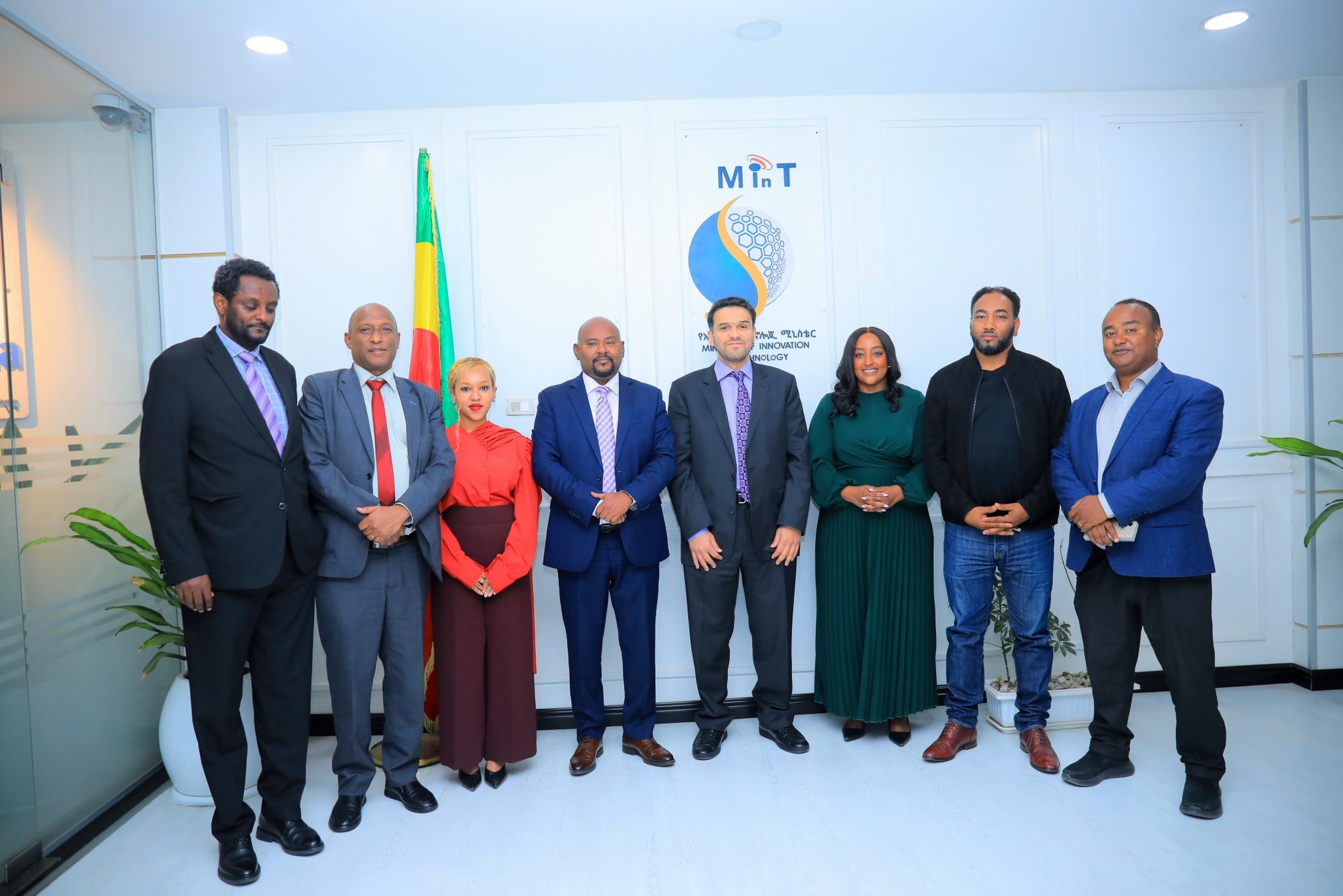 በኢትዮጵያ ወደ ገበያ የገቡ ስታርታፖች በዩናይትድ አረብ ኤሜሬት በየአመቱ የአንድ ሚልዮን ዶላር በሚያሸልመው የዛይድ ዘላቂነት ሽልማት ውድድር ላይ ሊሳተፉ እንደሚገባ ዶ/ር በለጠ ሞላ ገለፁ።