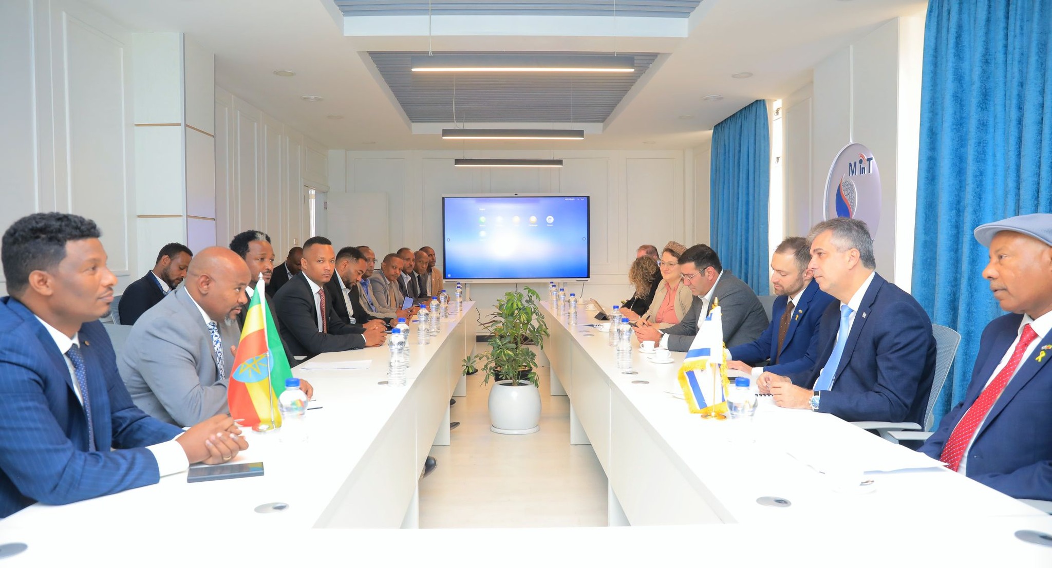 Ethiopia and Israel held a meeting to increase their cooperation in technology, innovation and energy sectors.